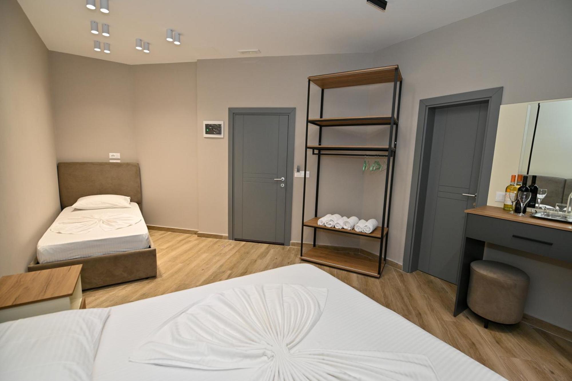 Monduro Hotel Durrës Chambre photo
