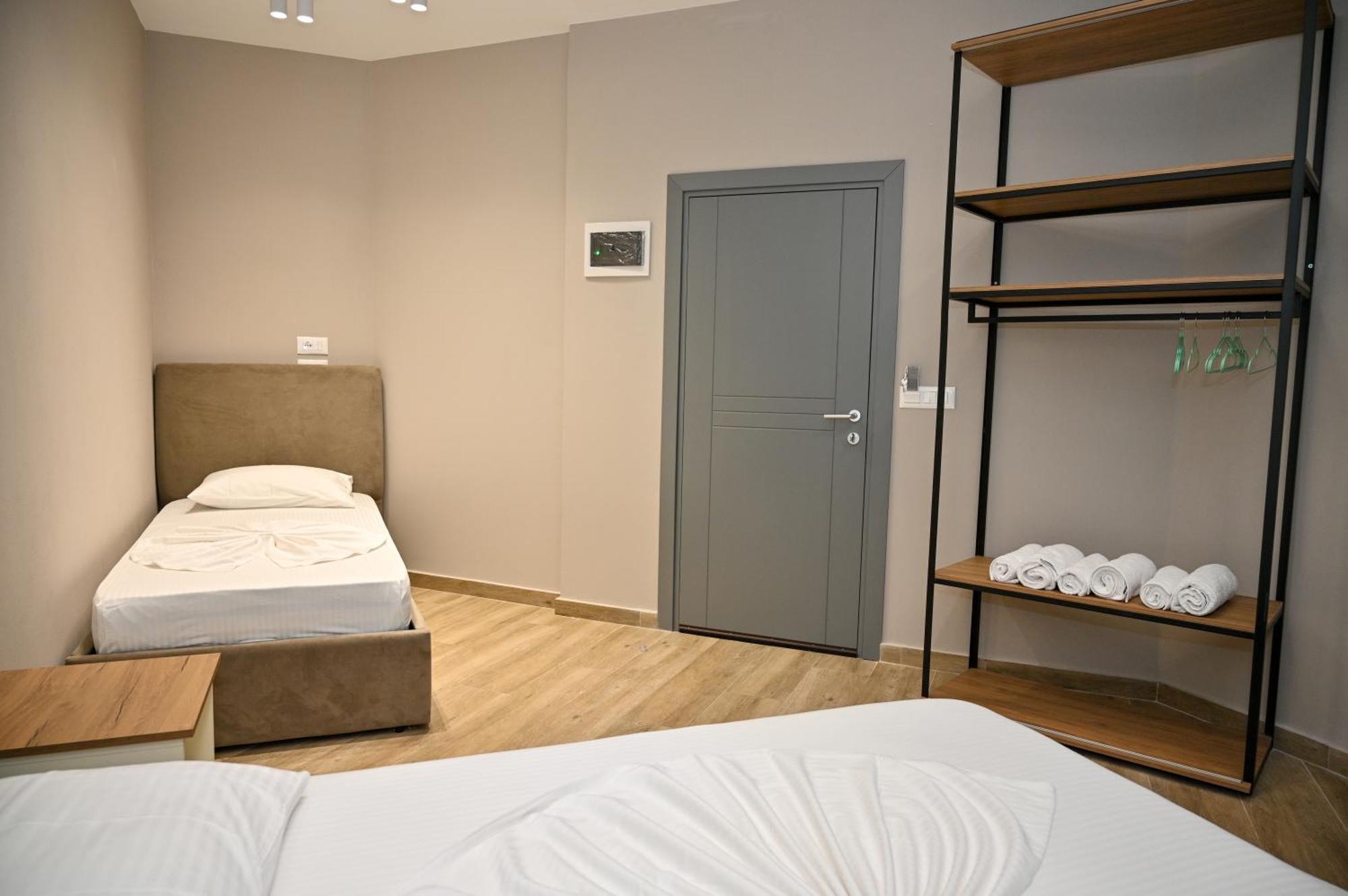 Monduro Hotel Durrës Chambre photo