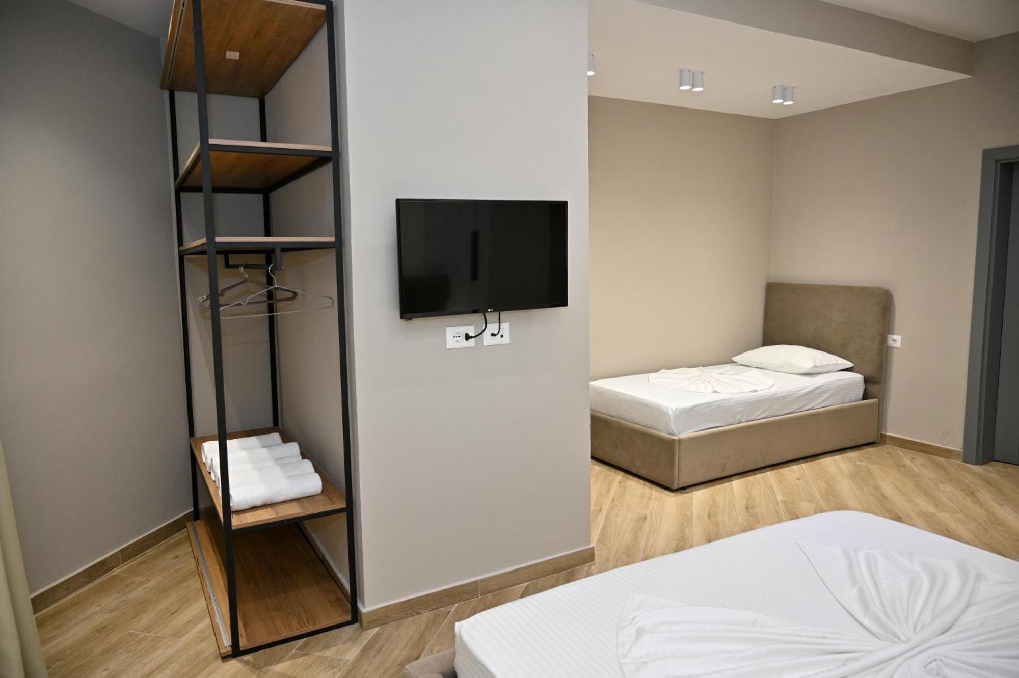 Monduro Hotel Durrës Extérieur photo