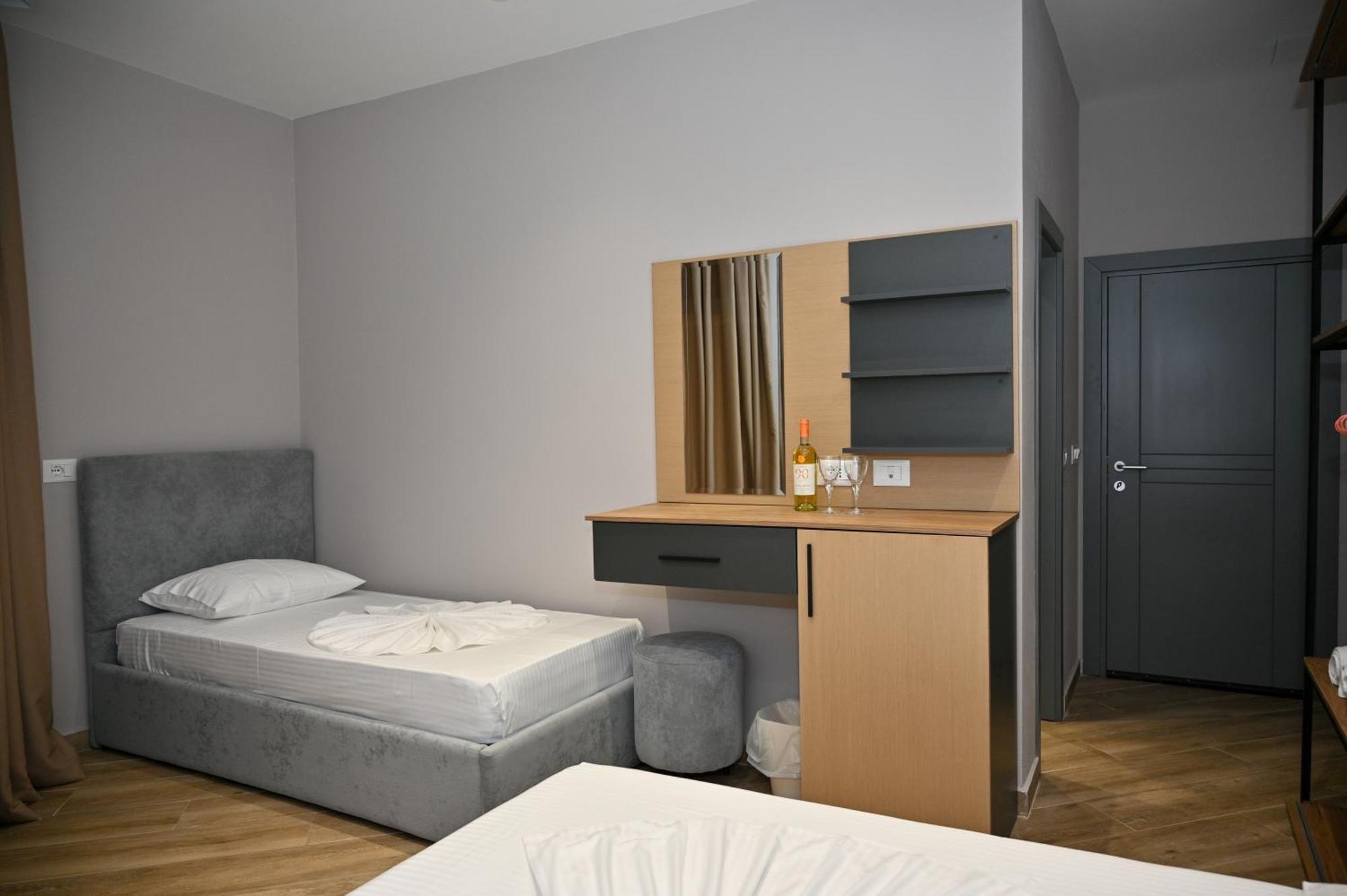 Monduro Hotel Durrës Chambre photo