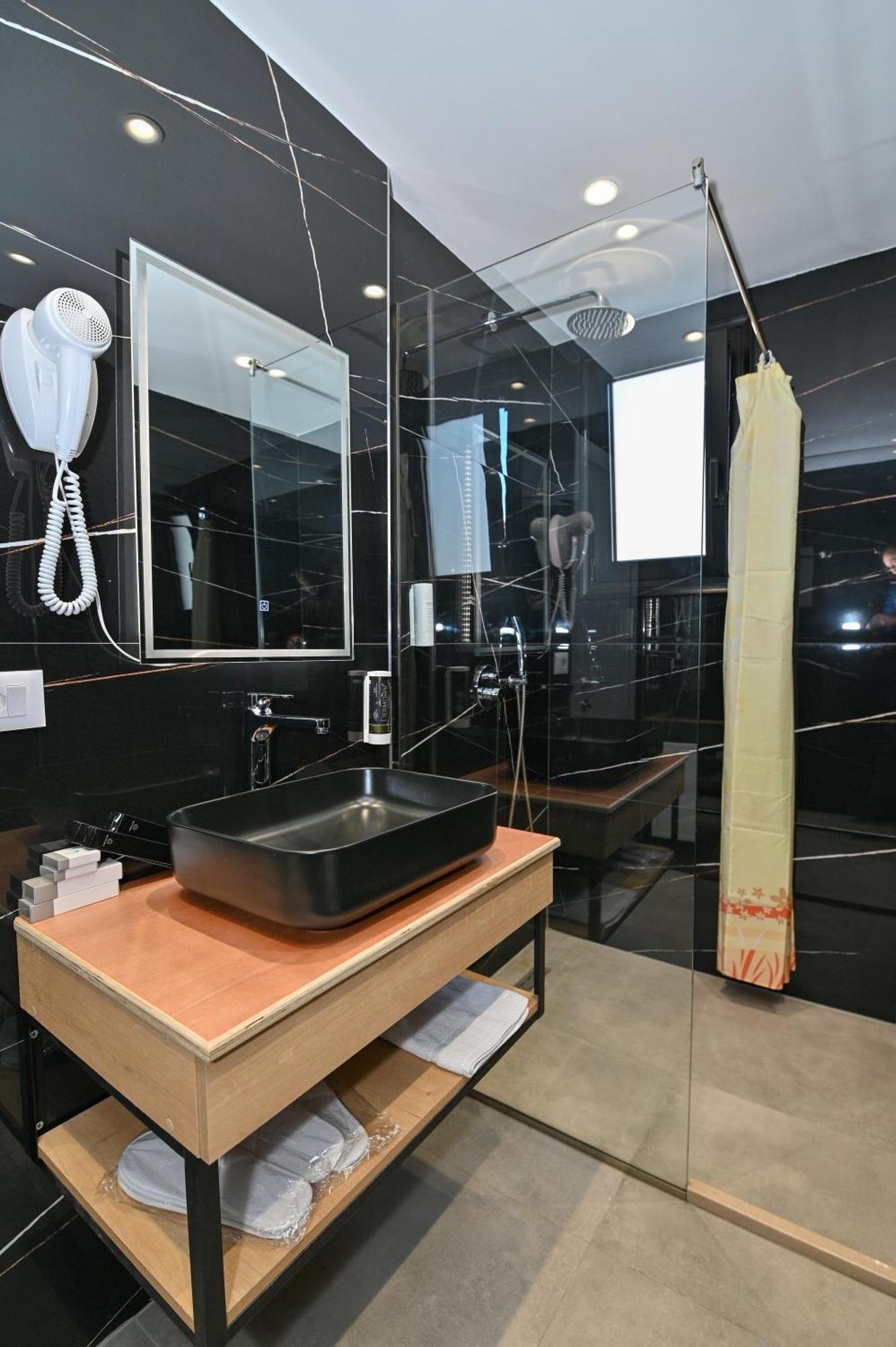 Monduro Hotel Durrës Extérieur photo