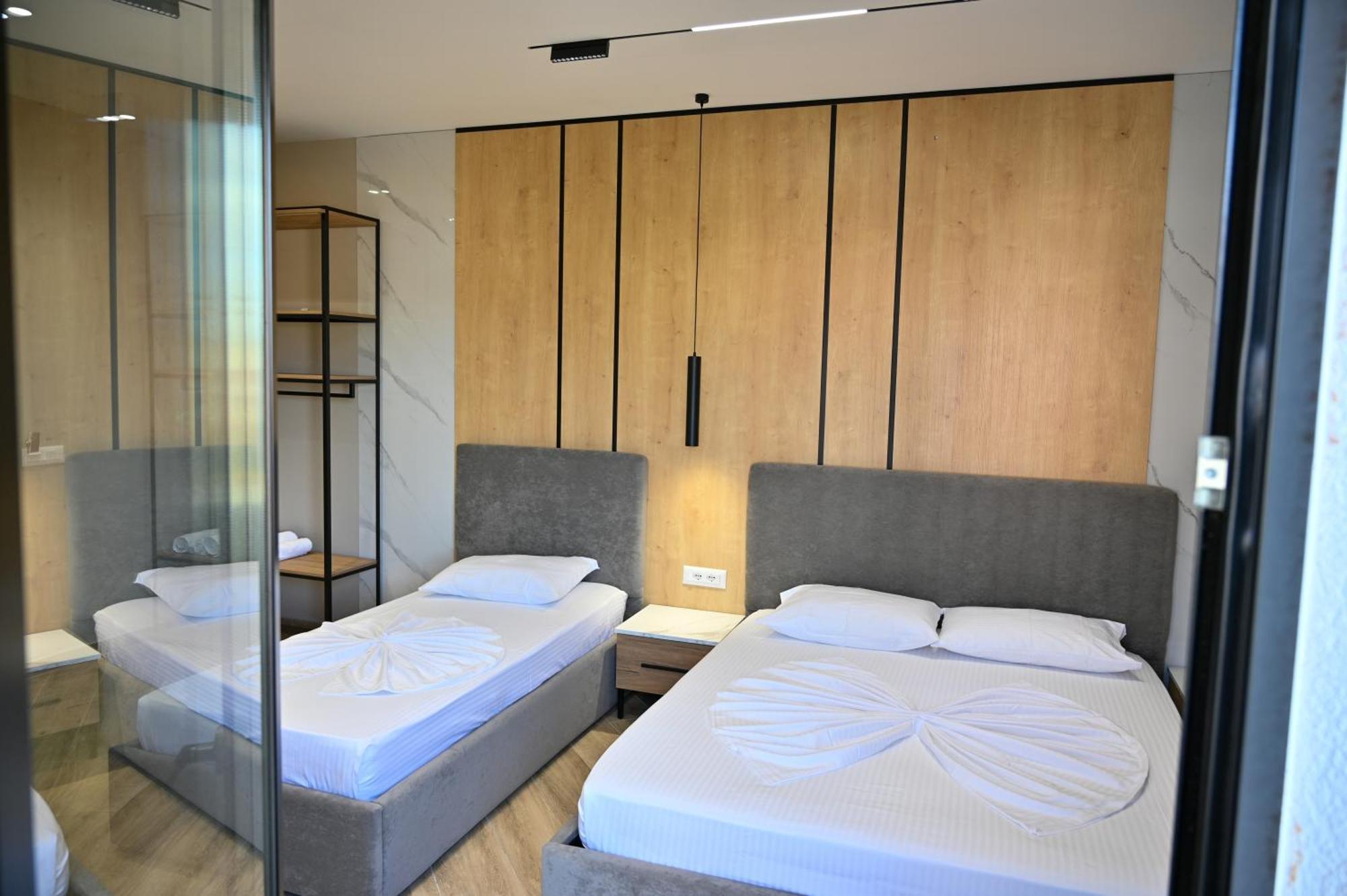 Monduro Hotel Durrës Extérieur photo