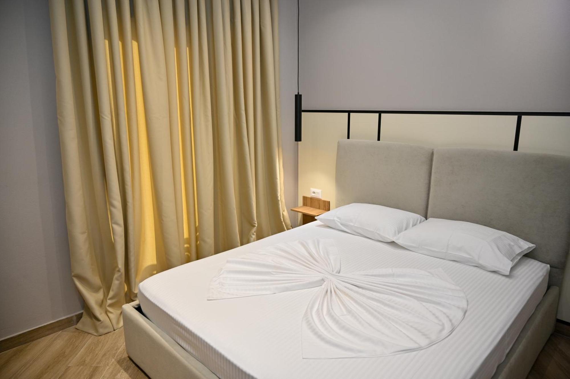 Monduro Hotel Durrës Extérieur photo