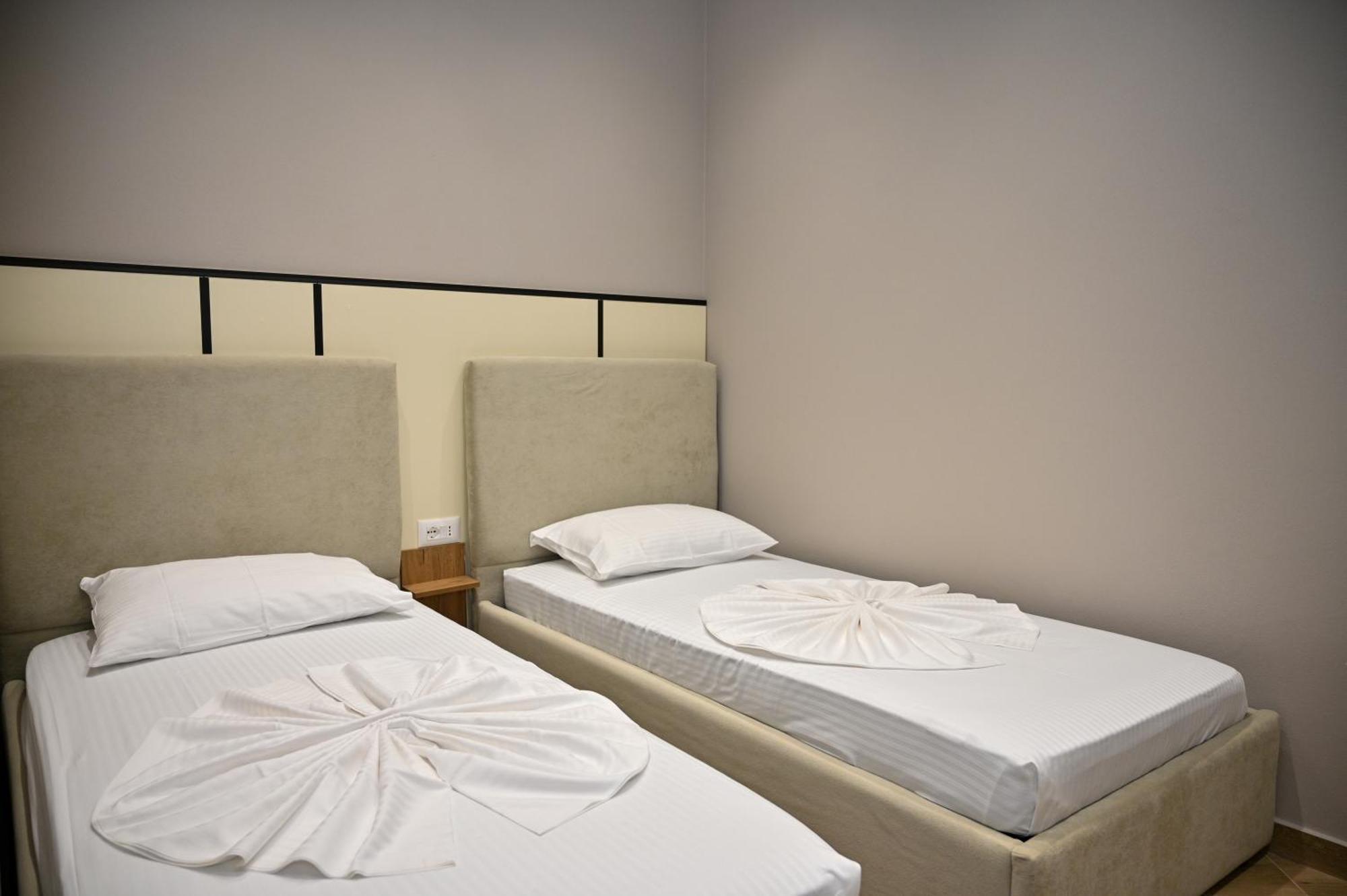 Monduro Hotel Durrës Chambre photo