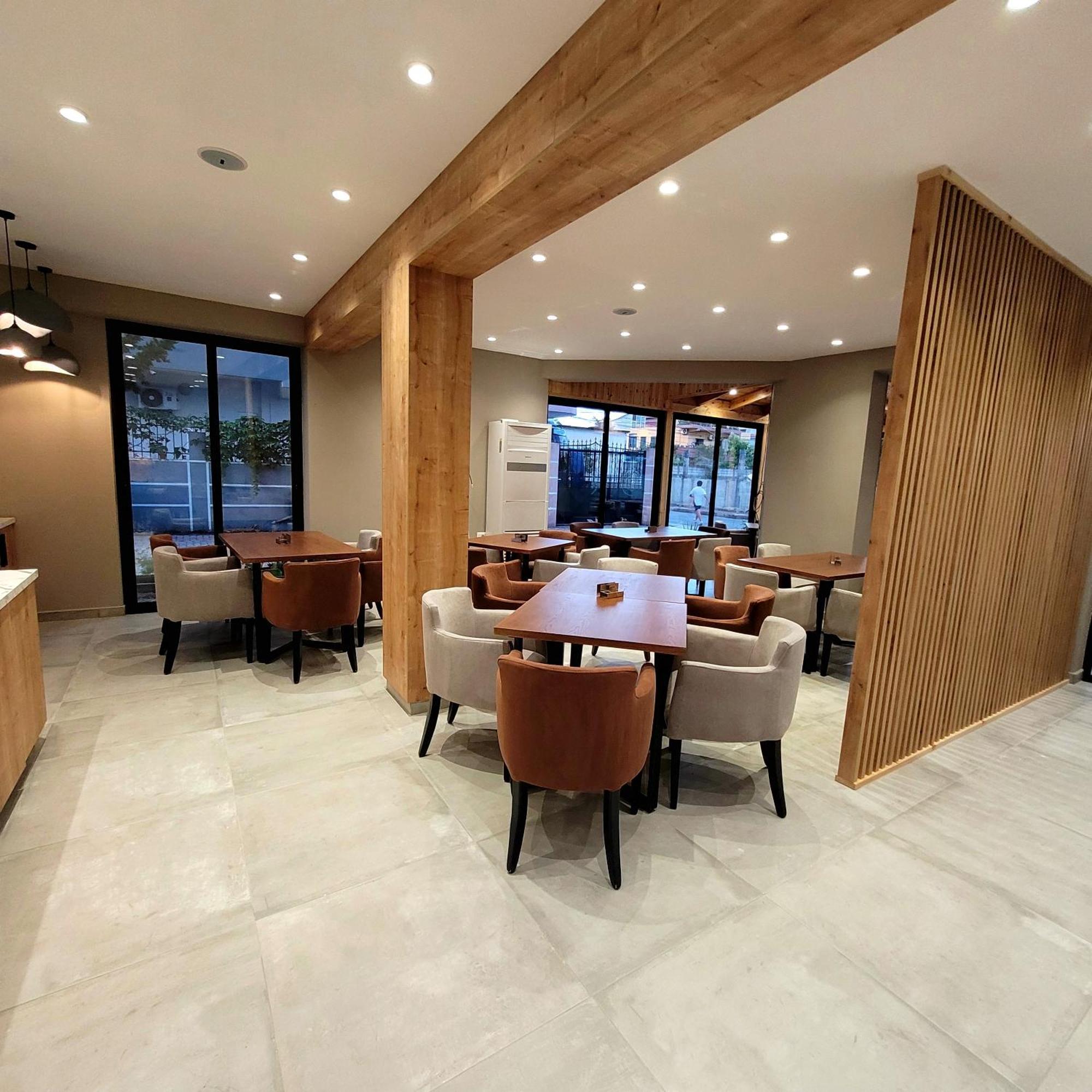 Monduro Hotel Durrës Extérieur photo
